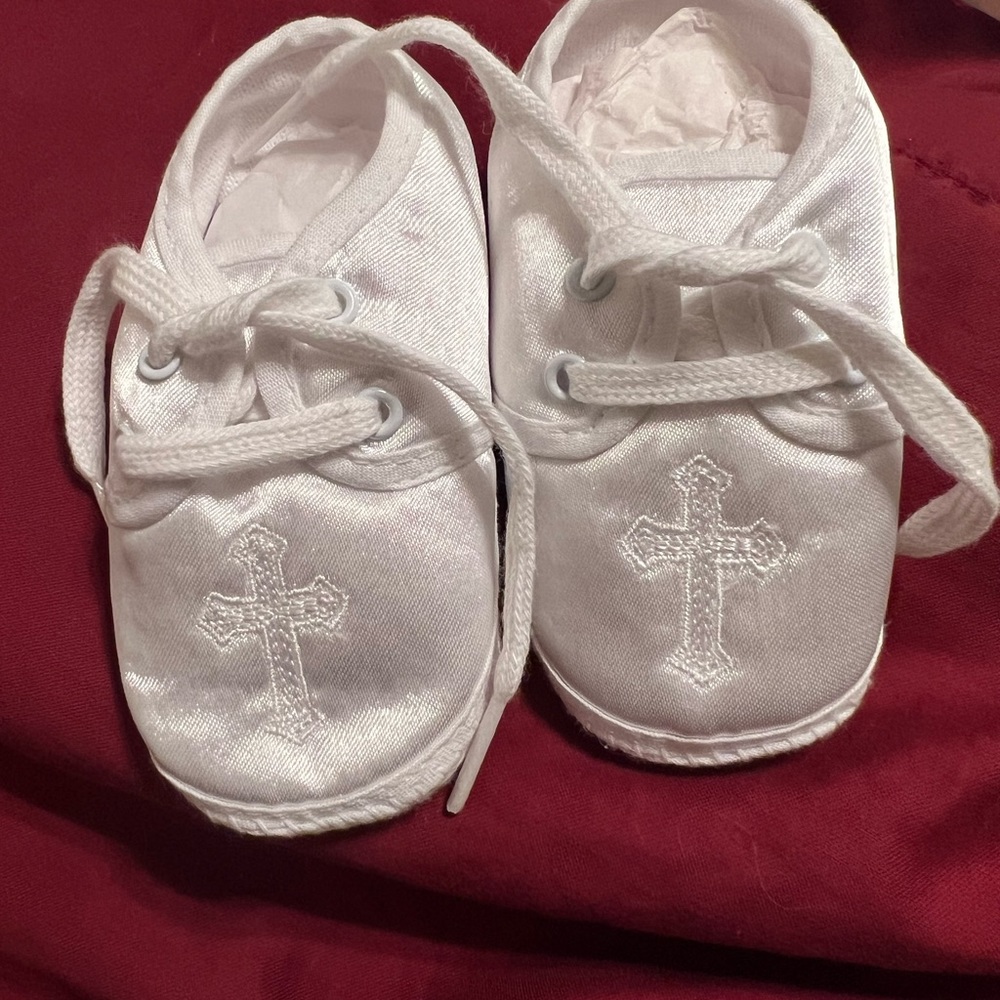 Macys NWT  baby Christening/Baptism white shoe size small - Picture 3 of 9